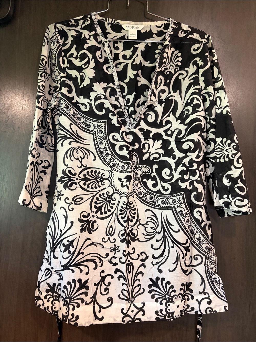 White House Black Market Black and White V-Neck Printed Tunic